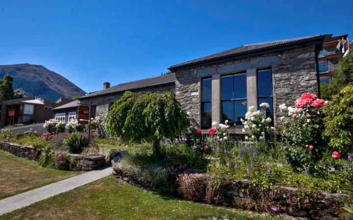 Mana Yoga Retreats - Queenstown Ski + Yoga Retreat